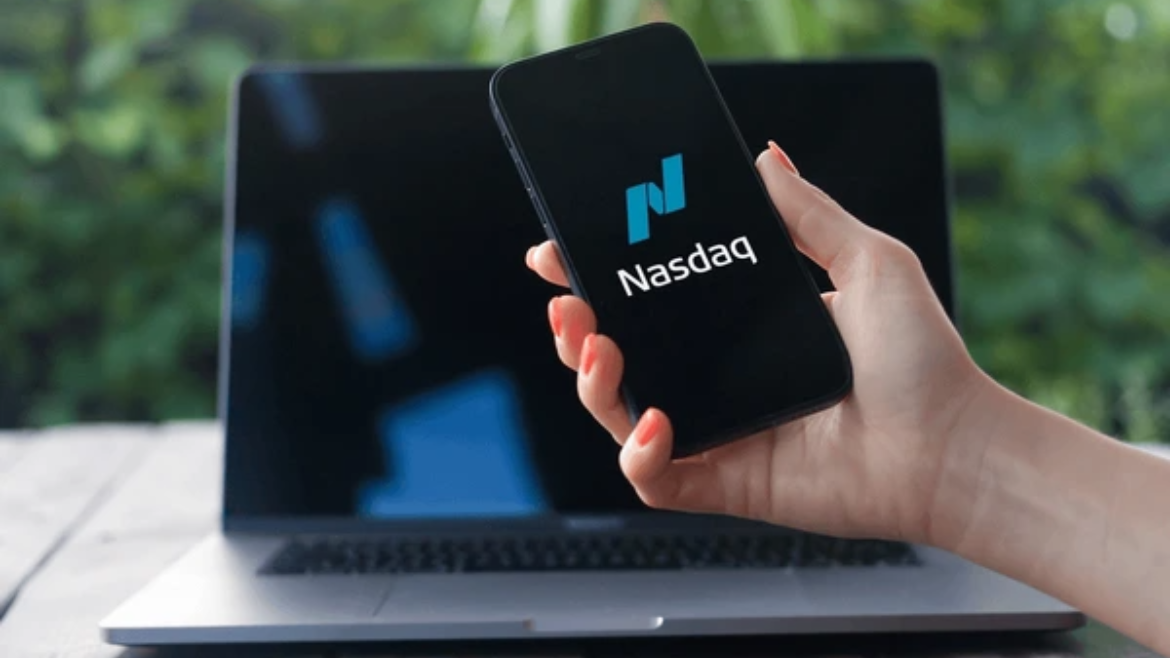 How Tech Stocks Drove the Nasdaq 100 to New Highs Amid Israel-Iran Ceasefire Developments